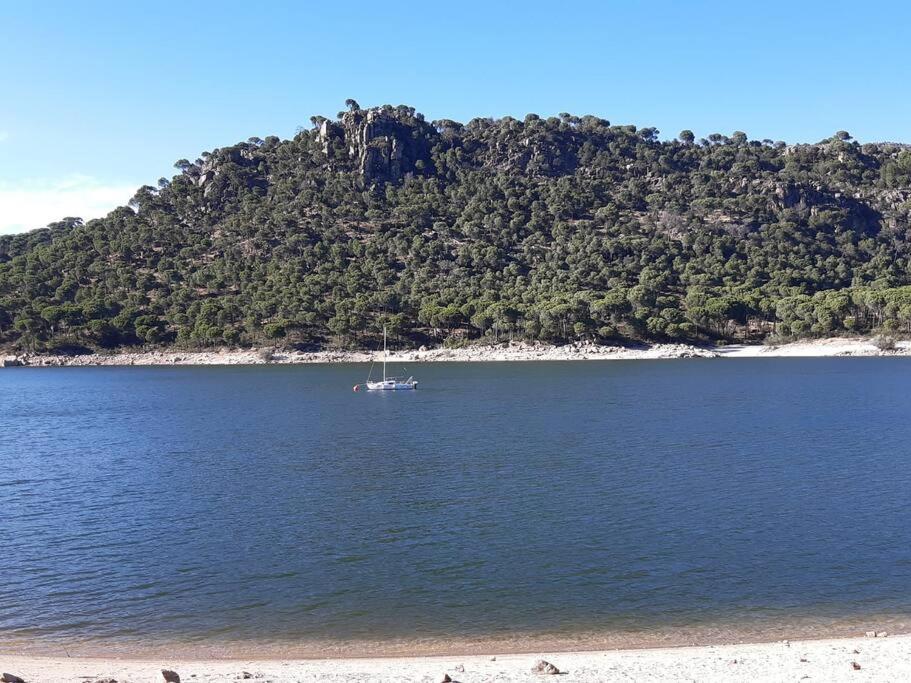 Acogedor Apartamento Con Bellas Vistas Al Embalse San Martín de Valdeiglesias Zewnętrze zdjęcie